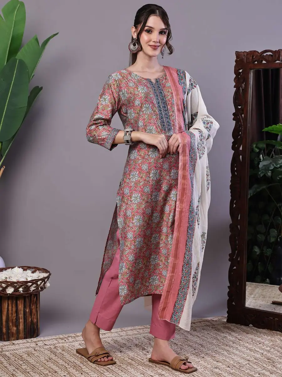 Women's Pink Floral Chanderi Printed Kurta Set with Dupatta Suit Sets - Image 4